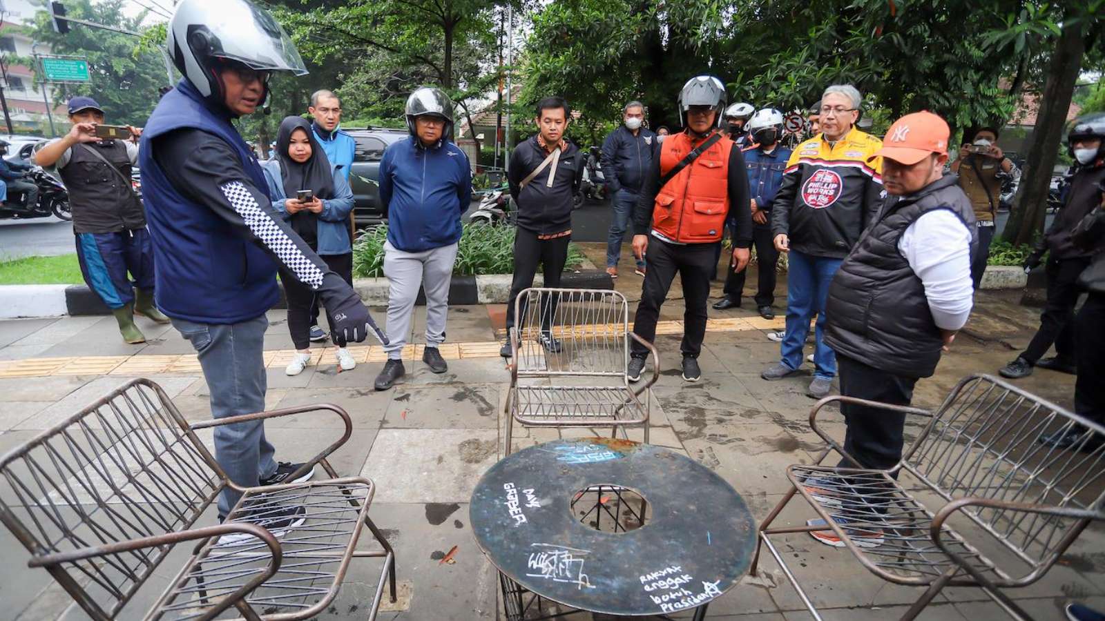 Pedestrian Review, Regional Secretary: Spatial and Aesthetic Aspects of