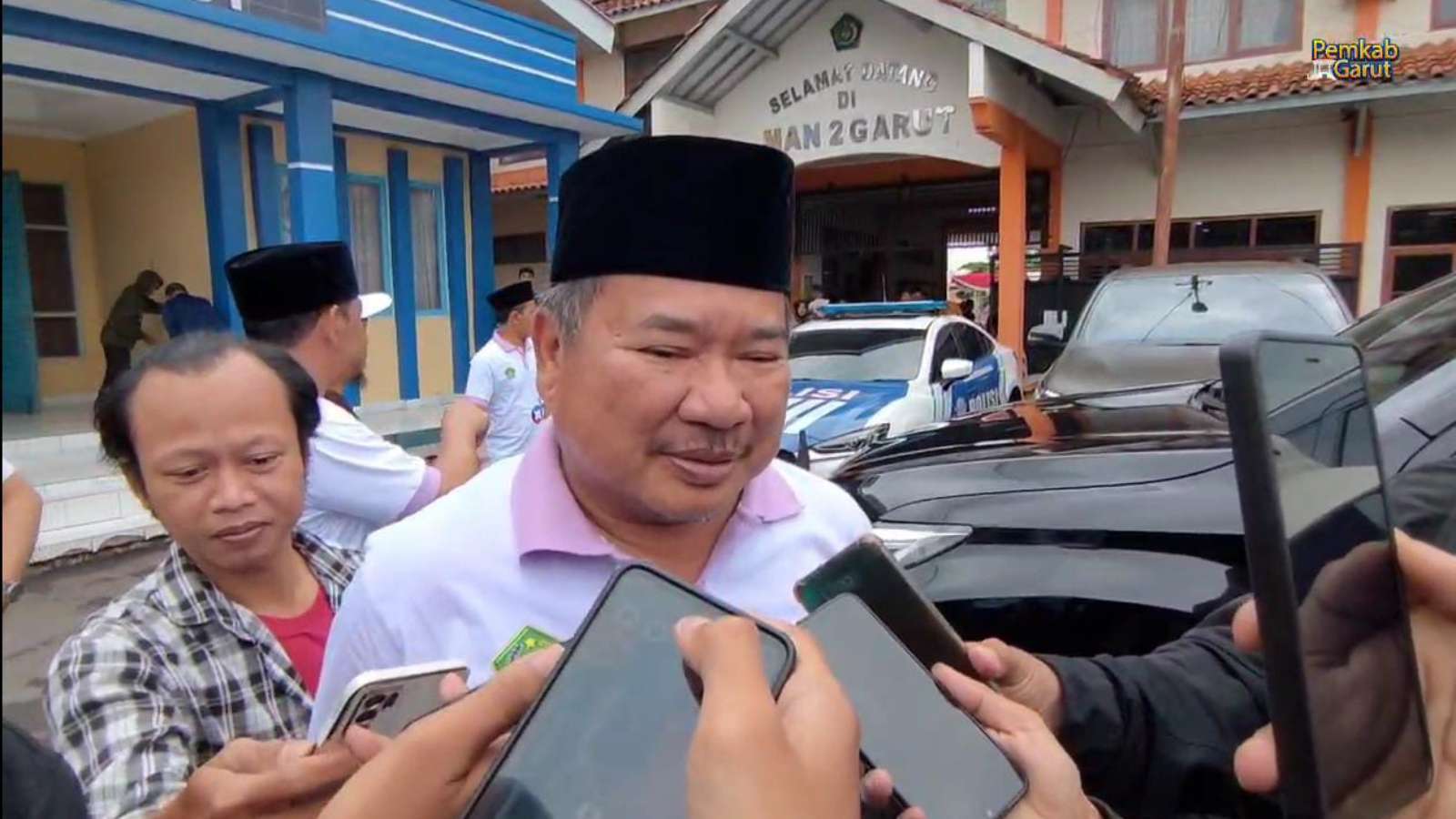 The Regent of Garut apologizes for the viral video supporting the ...