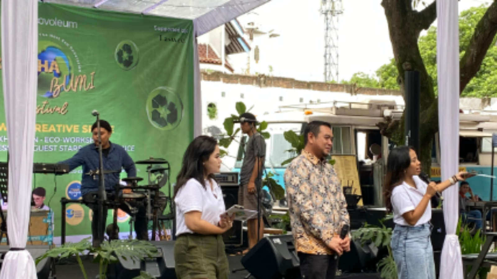 Humas Jabar - Noovoleum, Ajak GenZ Kumpulkan Minyak Jelantah untuk ...
