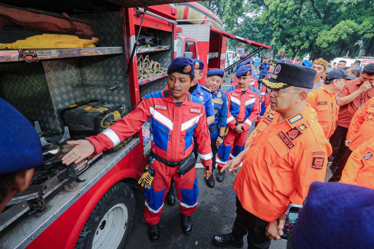 Pemeriksaan perlengkapan pada HKB Bandung 26 April 2025; arsip tahun sebelumnya, bukan kegiatan 2026.