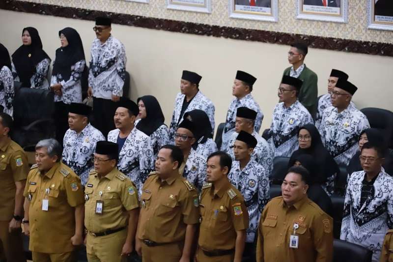 Fakta Terbaru Bekasi Hari Ini, Raperda Perlindungan Guru Didukung Plt Bupati
