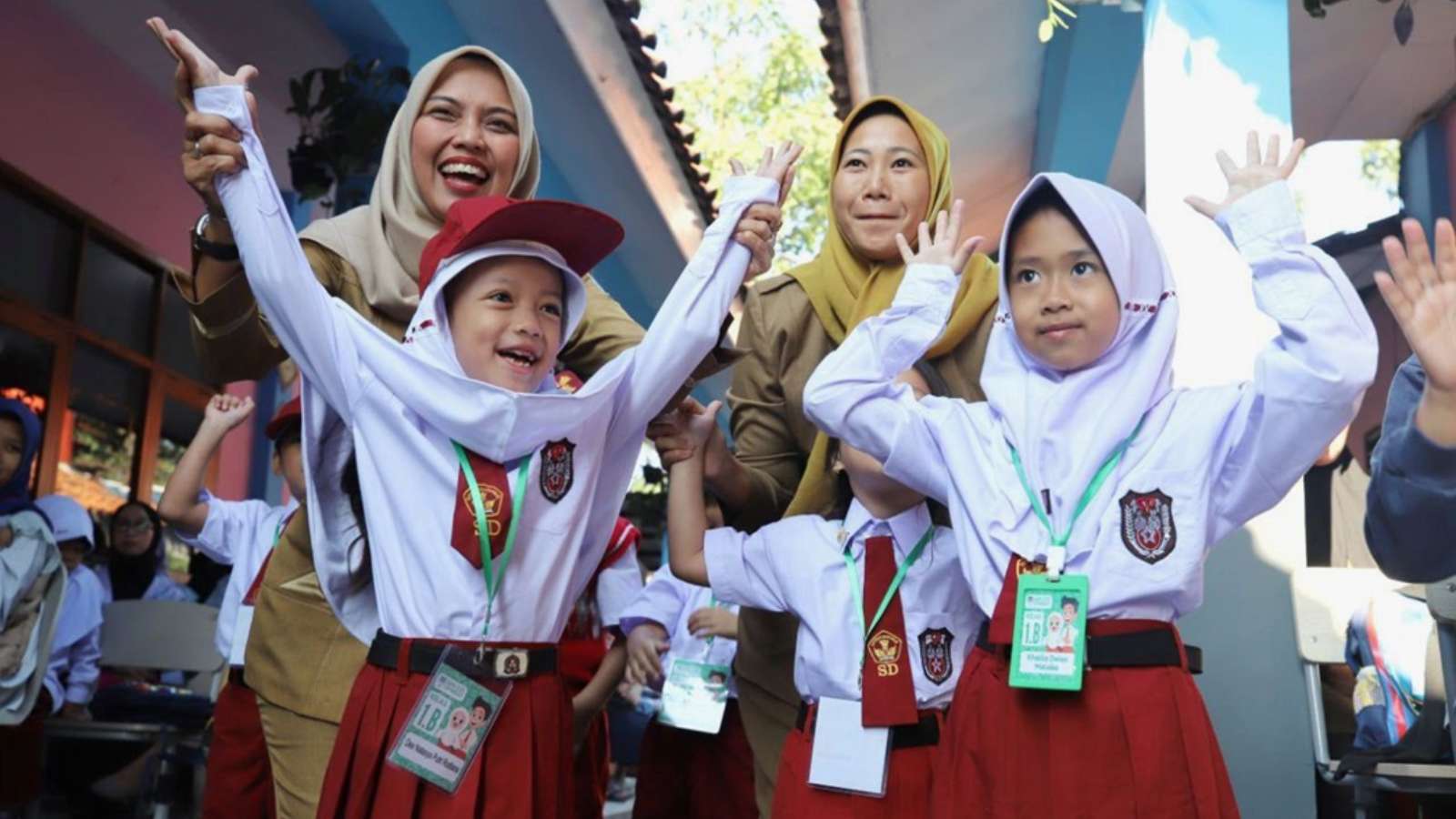 3.8 Percent of Residents Satisfied, Changes in Bandung Schools Starting ...