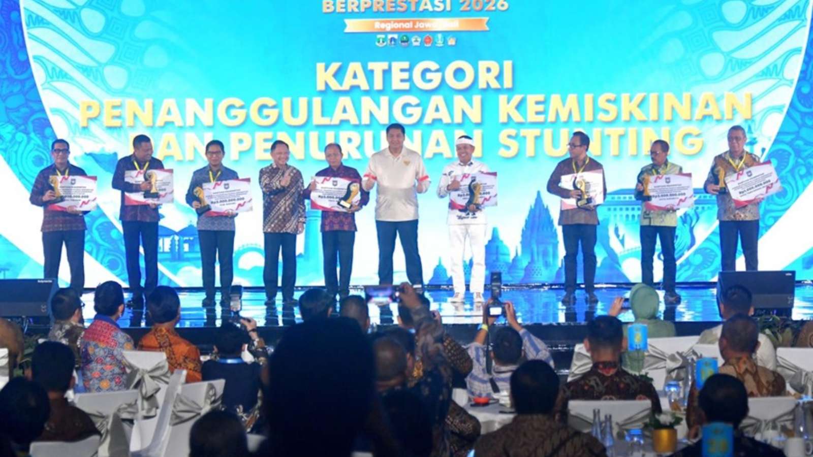 Pemprov Jabar Raih Penghargaan Pemerintah Daerah Terbaik dalam Penggulangan Kemiskinan dan Penurunan Stunting 