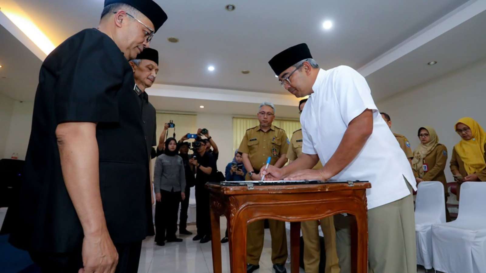 Ekonomi Tumbuh 5,76 Persen, Wali Kota Bandung Dorong Koperasi jadi Penggerak Pemerataan