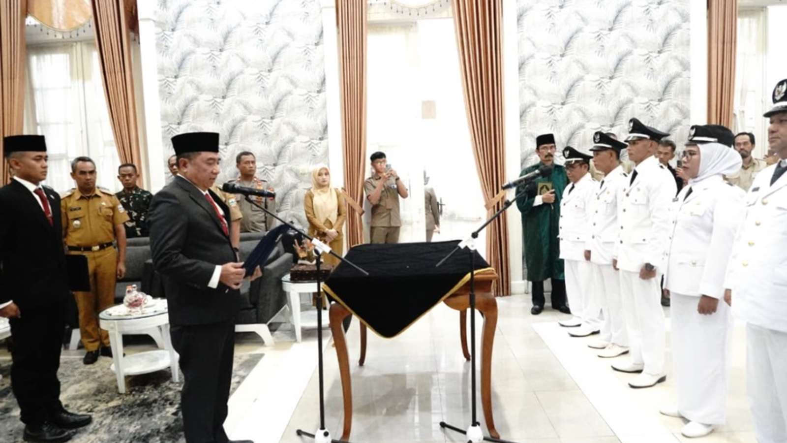 Bupati Garut Instruksikan Kepala Desa Proaktif Atasi Persoalan Pendidikan dan Stunting
