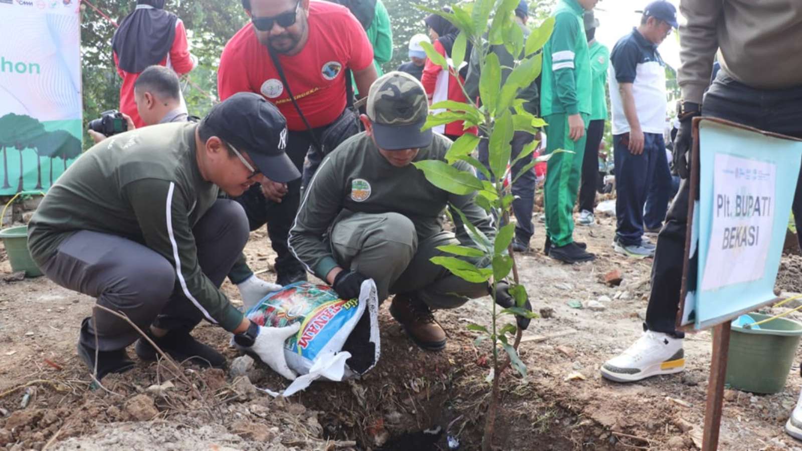 Environment Day 2026: Bekasi Environmental Agency and Businesses Green the Sukatani Riverbanks
