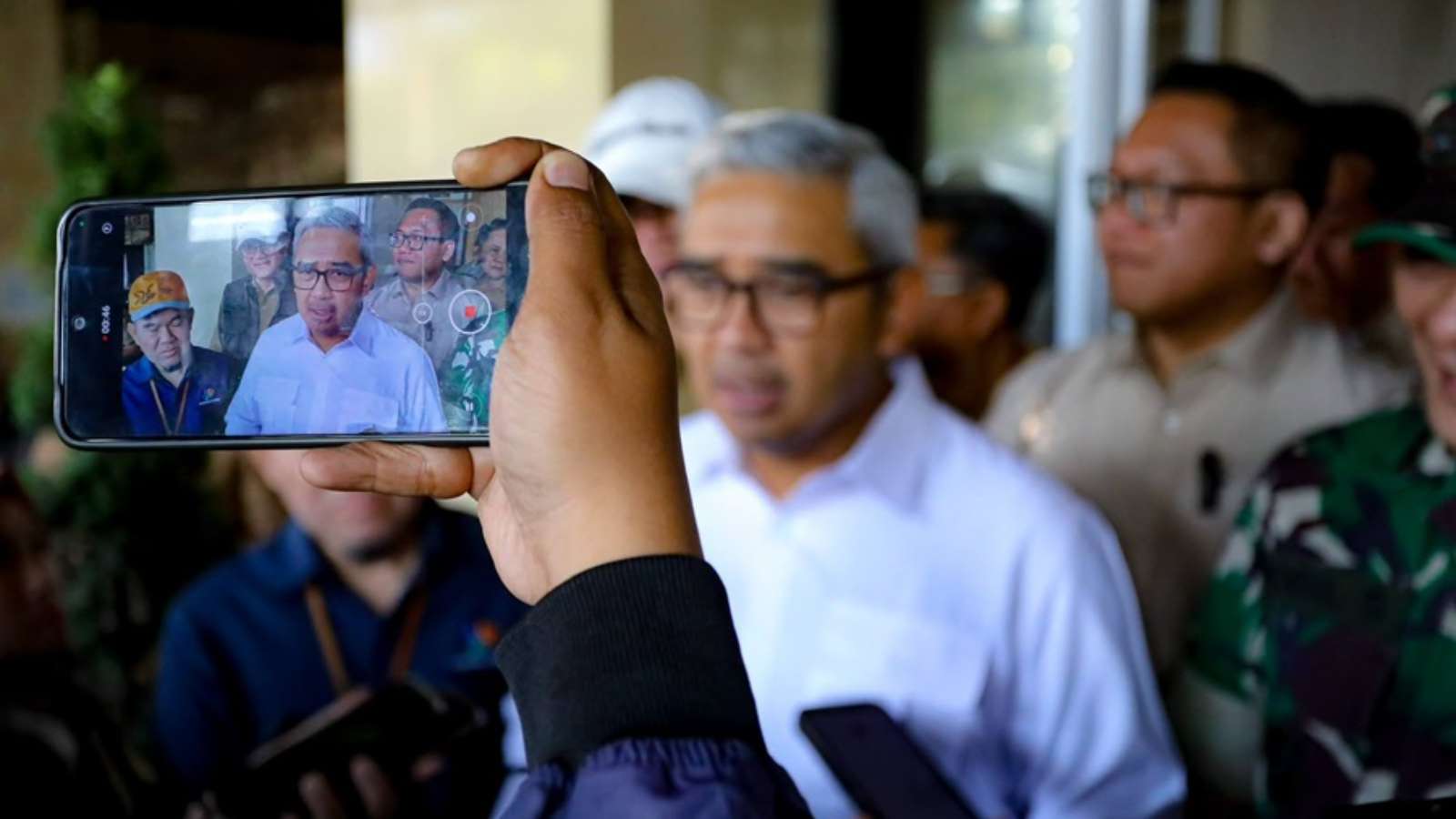 As Soybean Prices Soar, Bandung Mayor Urges Tofu and Tempeh Producers to Continue Production