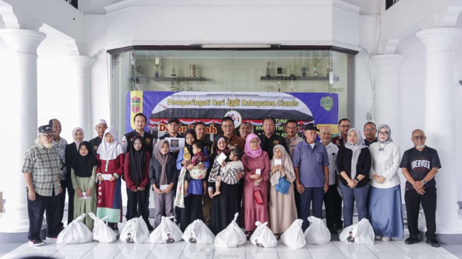 Semarak Hari Jadi ke-384 Ciamis, Komunitas Doervoer Gelar Baksos dan Santuni 160 Warga 
