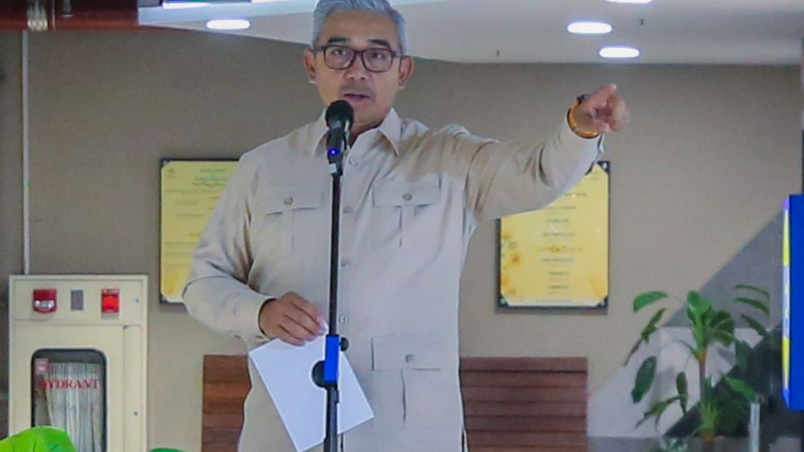 Regarding the power outage, the Mayor stated that public services are continuing, but MSMEs are being affected.