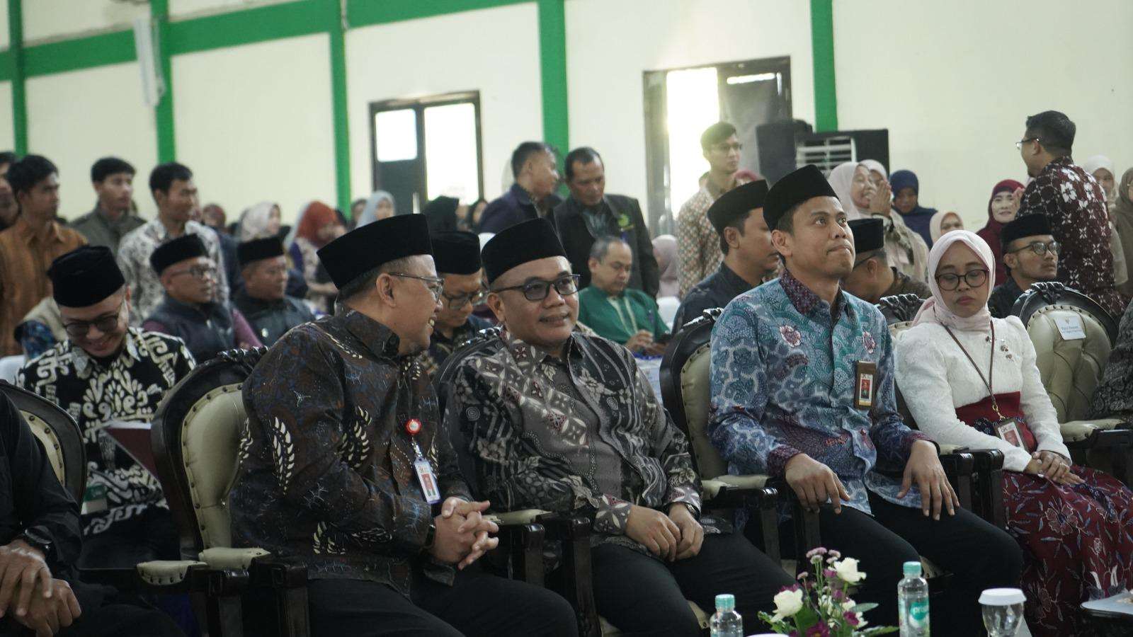 Garut Regency Government Promotes Sharia Financial Inclusion to Strengthen Community Economy