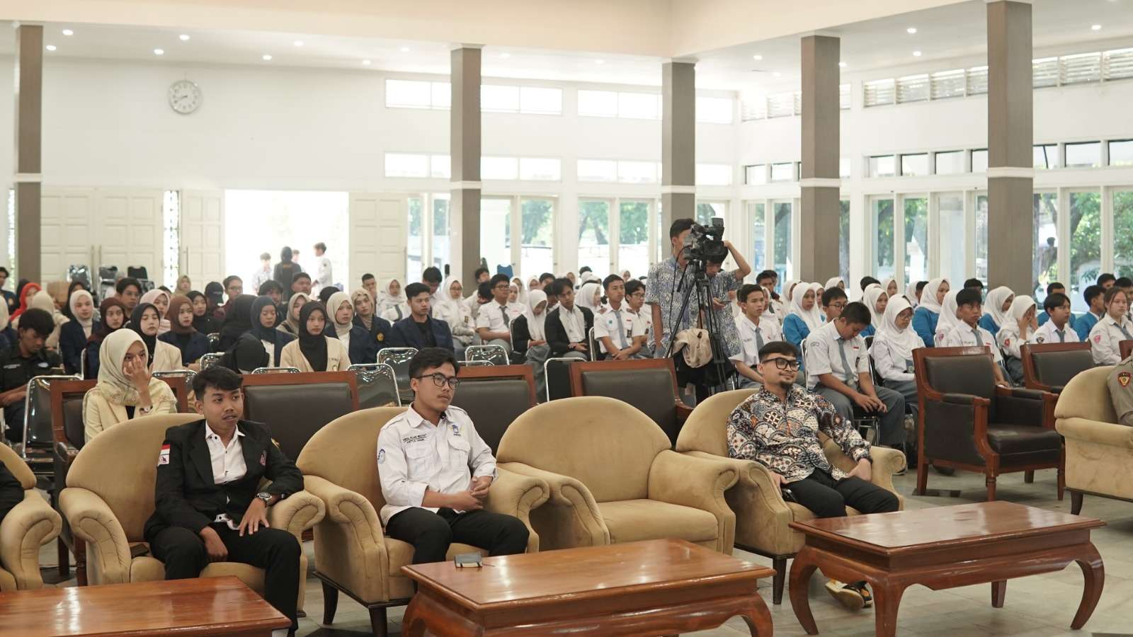 Legislative Schools Encourage Younger Participation in Democratic Life