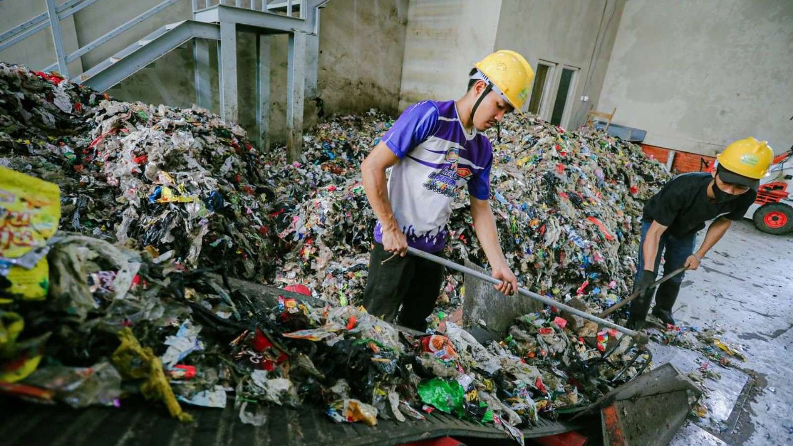 Atasi Penumpukan Sampah, Pemkot Bandung Targetkan Pengurangan Sampah hingga 250 Ton per Hari