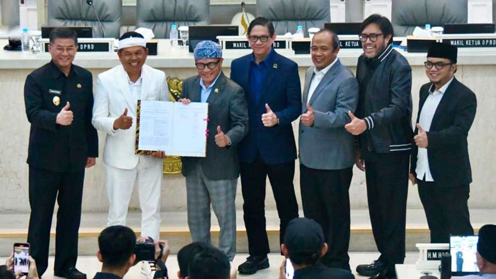 DPRD Jawa Barat Setujui Ranperda Pertanggungjawaban Pelaksanaan APBD Tahun 2025 Menjadi Perda