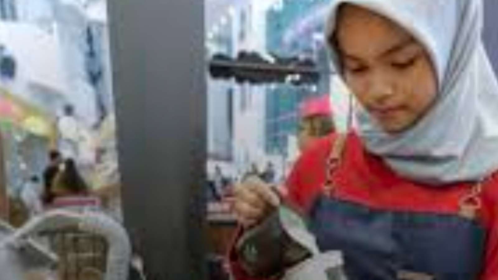 Students of SMKN 9 Bandung Take the Lead in Coffee Business Practice at Braga City Walk