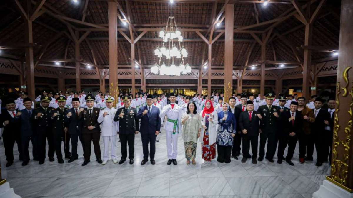 Welcoming Indonesia's Independence Day, 70 Students Officially Inaugurated as Bandung City Paskibraka Members
