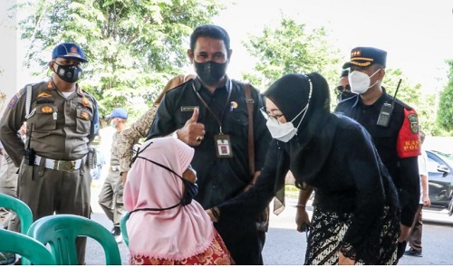 Wali Kota Singkawang Resmikan Dua Rumah Layak Huni untuk Warga Kurang Mampu