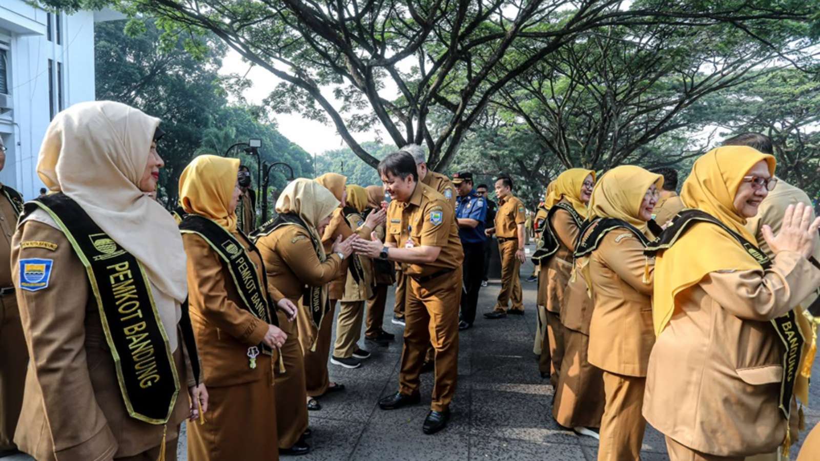 Sending Off 58 Retired Civil Servants, Regional Secretary: Service is a Legacy for the Next Generation