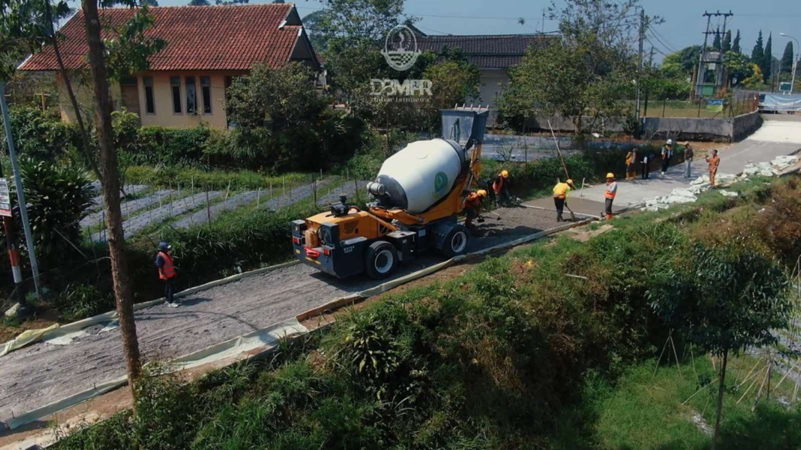 Mobile Batching Plant: The West Java Provincial Government's Solution for Village Road Construction in Remote Areas 