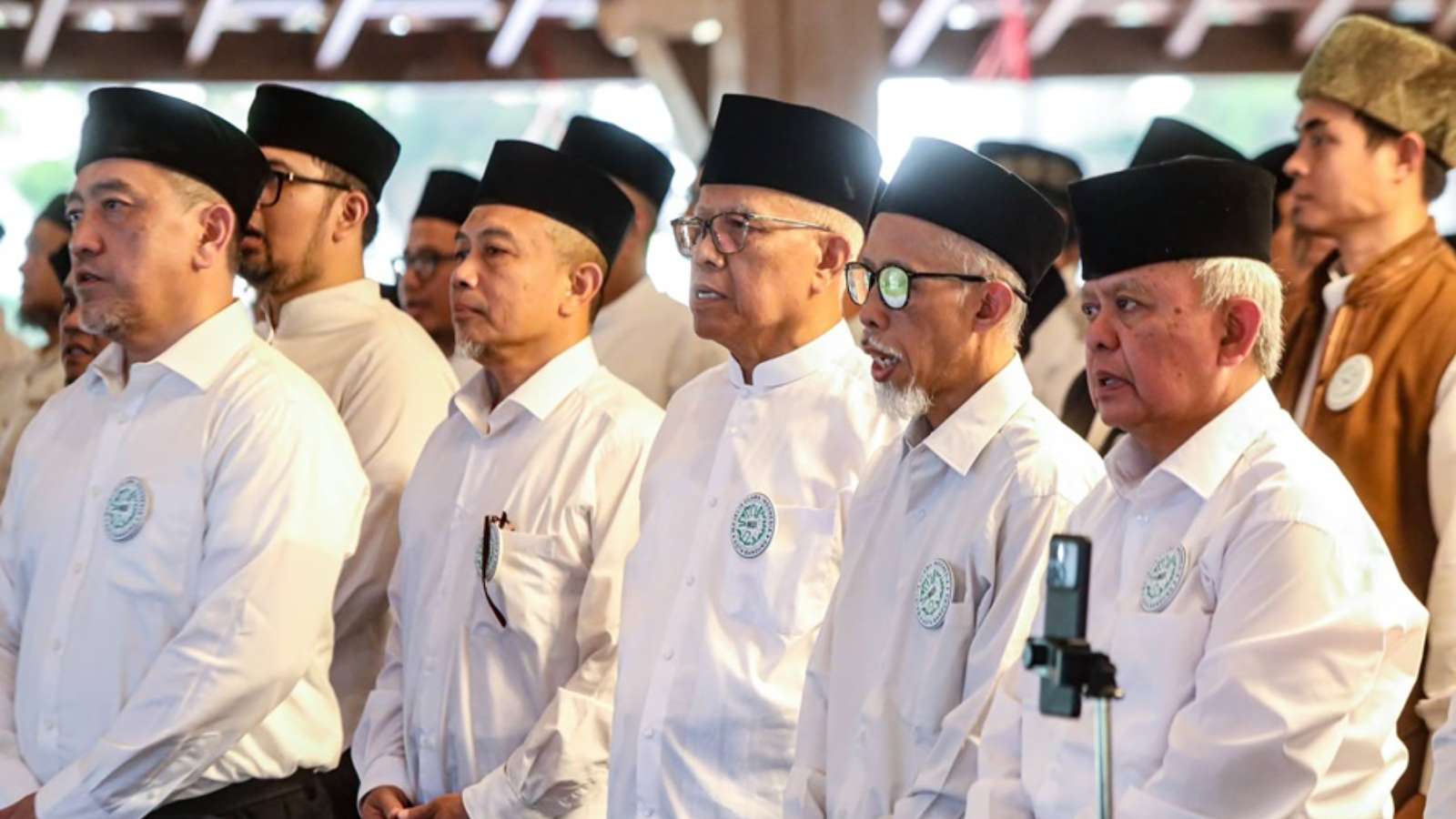 Inaugurating the Bandung City MUI Management, Farhan Addresses Five Strategic Issues