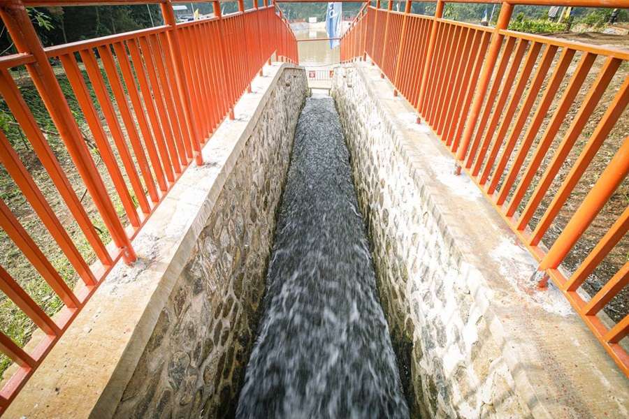 Infrastruktur saluran pada publikasi pengendalian banjir Kota Bandung, 13 Oktober 2026.