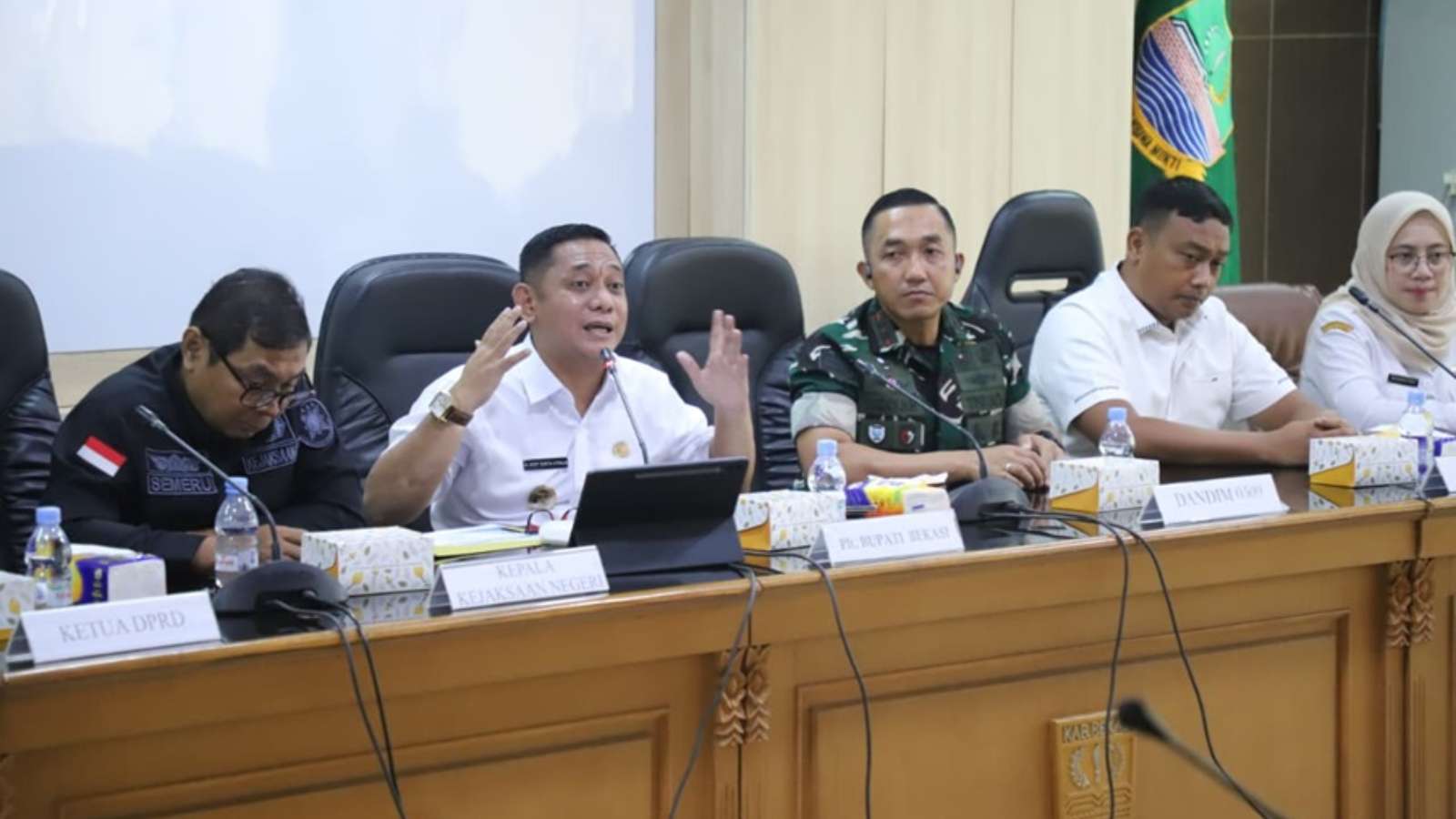 Plt. Bupati Bekasi Minta CSR Perusahaan Kembali ke Kabupaten Bekasi 