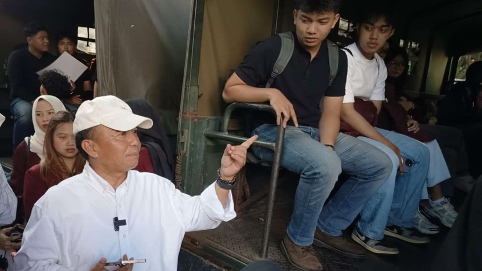 Sekda Herman Lepas 3.000 Mahasiswa KKN Tematik Pengelolaan Sampah 